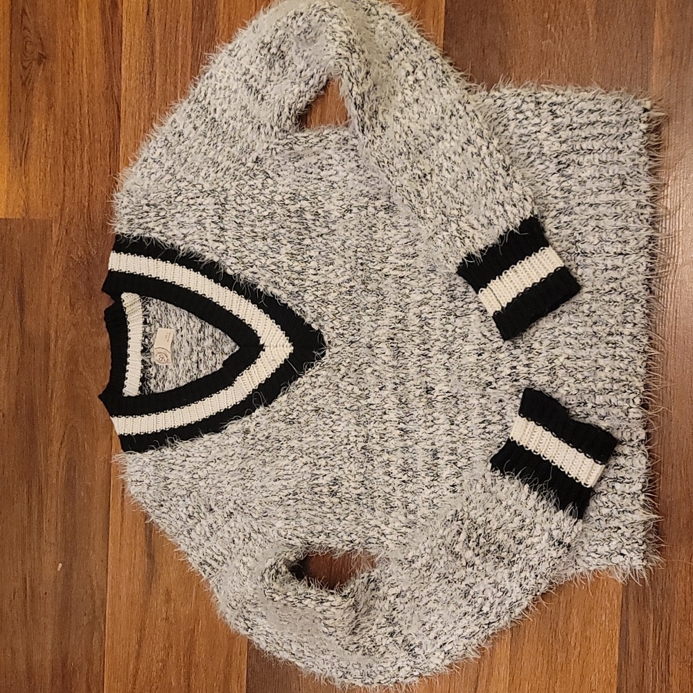 SO Sweater